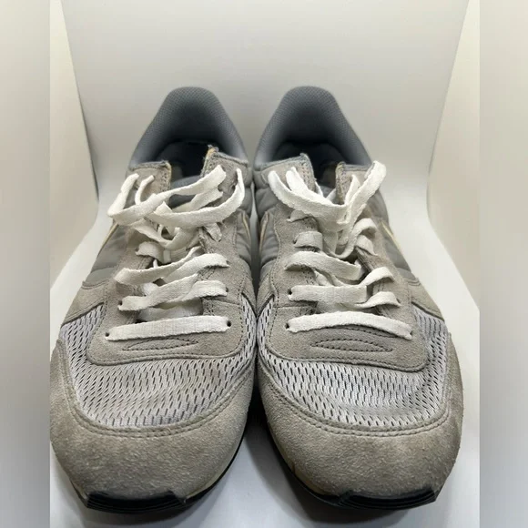 Nike Internationalist - Grey with White - 9.0M - Picture 4 of 6